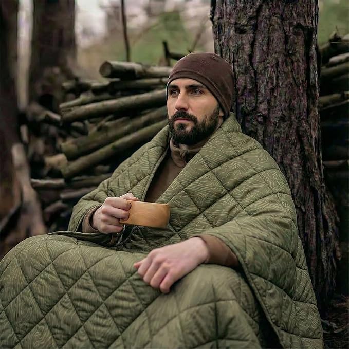 LOOGU Camo Blanket Waterproof Insulation Poncho Liner for Outdoor Camping, Hiking, Hunting, Survival, Backpacking, Picnicking