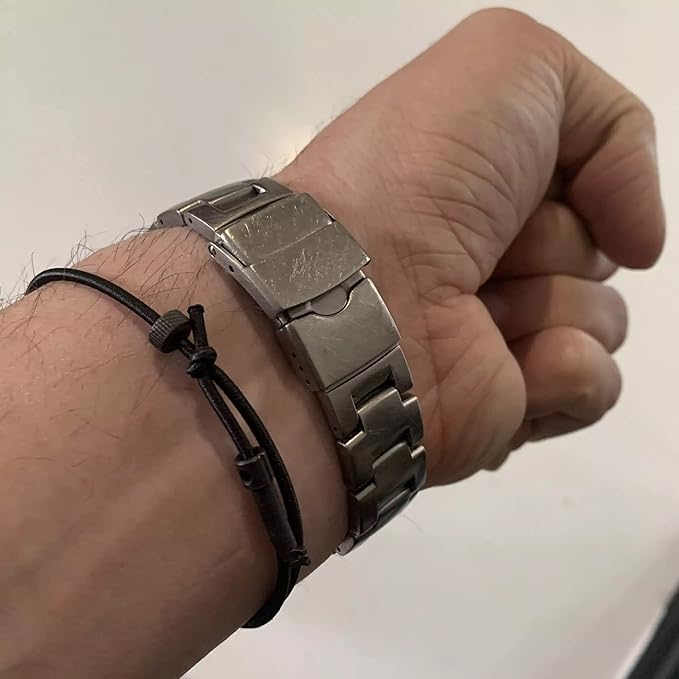 Bracelet Car Window Breaker Wrist Strap Escape Tool Tungsten Carbide Bead and Handcuff Key (AHK3) Car Emergency Self Rescue Tool Vehicle Rapid Escape Emergency Tempered Safety Glass Breaker
