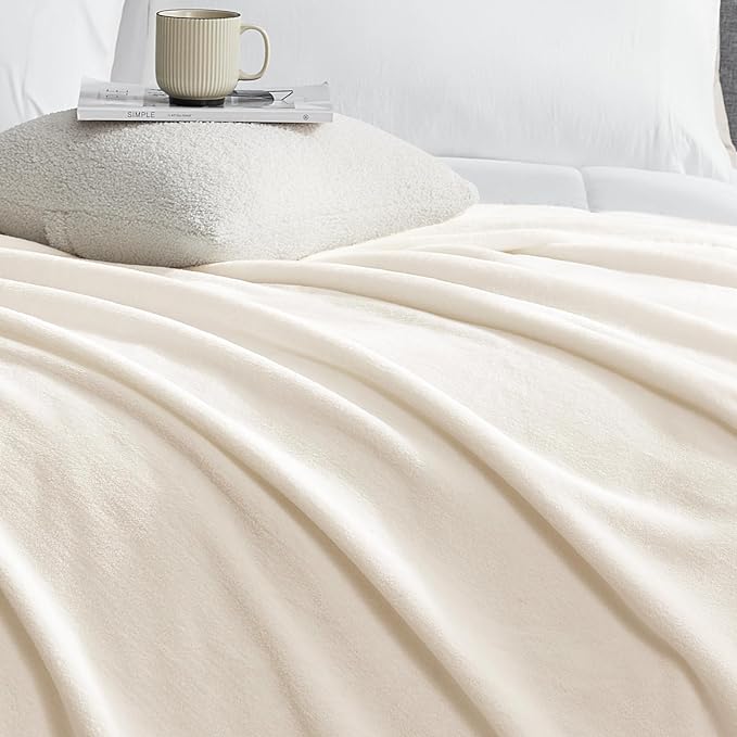 Hansleep Fleece Blanket Twin Size Beige, Soft Cozy Twin Blanket, Fuzzy Flannel Blanket for Bed, Sofa, Couch, Travel, Camping, Beige, 60x80 Inches