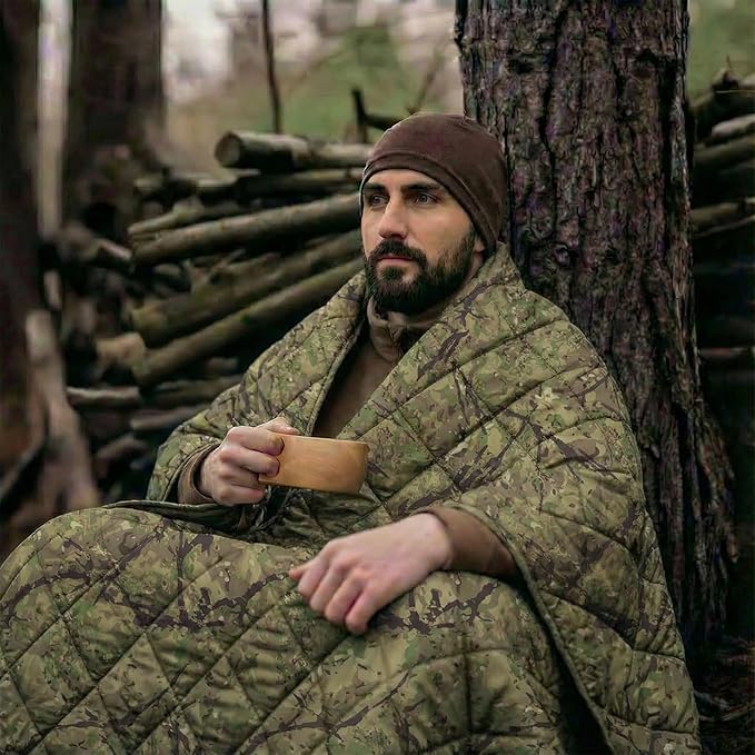 LOOGU Camo Blanket Waterproof Insulation Poncho Liner for Outdoor Camping, Hiking, Hunting, Survival, Backpacking, Picnicking