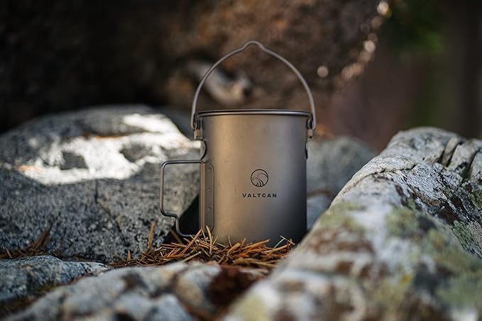 Valtcan 900ml Titanium Pot Boil Cook & Drink From One Pot, 134g Ultralight, Thicker Gauge Grade 1 Ti, Aligned Bail Handle, Lid with Steam Holes, Campfire & Stove, Mesh Bag
