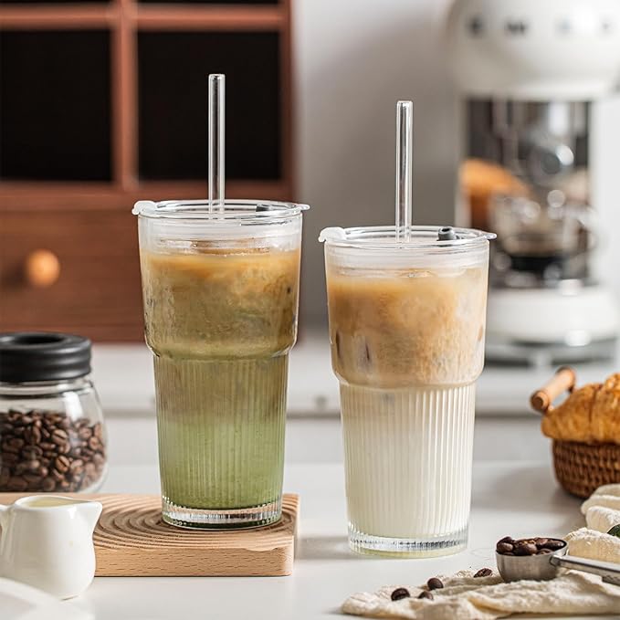 INSETLAN 530ml Glass Cups with Straws & Straw Cleaner, Set of 4, Clear Ribbed Drinking Glasses with Plastic Lids for Water, Juice, Iced Coffee & Smoothies, Dishwasher Safe