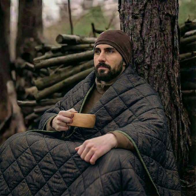 LOOGU Camo Blanket Waterproof Insulation Poncho Liner for Outdoor Camping, Hiking, Hunting, Survival, Backpacking, Picnicking
