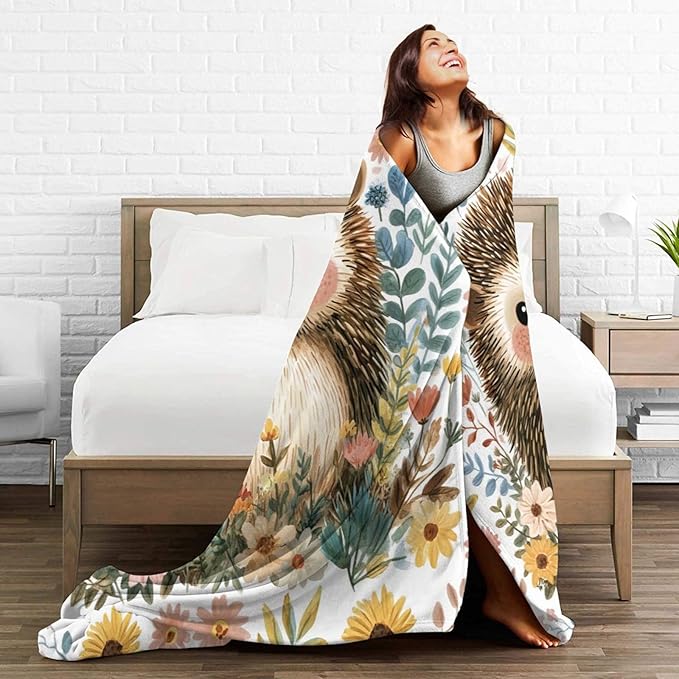 Cute Hedgehog Blanket Soft Cozy Hedgehog Flannel Fleece Throw Blanket Animal Decor Warm Lightweight Bedding Stuff Plush Blanket Gifts for Lover Girls Boys Adults Kids Women 50"x60"