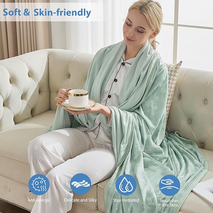 OIGAE Cooling Blanket for Hot Sleepers - Soft & Lightweight Summer Cold Blanket for Night Sweats | Perfect for Bed, Couch, Sofa (Grass Green, Twin 60'' x 80'')