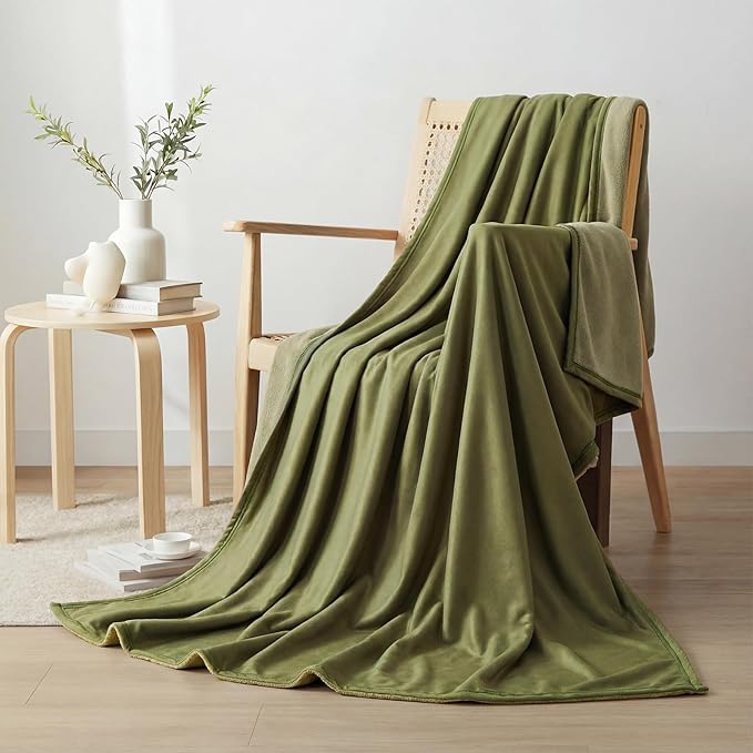 LOOGU Camo Blanket Waterproof Insulation Poncho Liner for Outdoor Camping, Hiking, Hunting, Survival, Backpacking, Picnicking