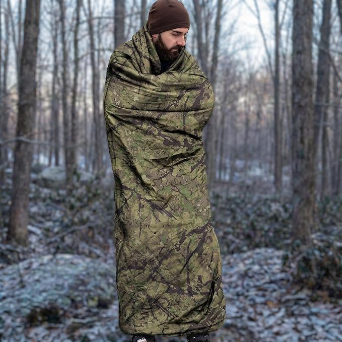 LOOGU Camo Blanket Waterproof Insulation Poncho Liner for Outdoor Camping, Hiking, Hunting, Survival, Backpacking, Picnicking