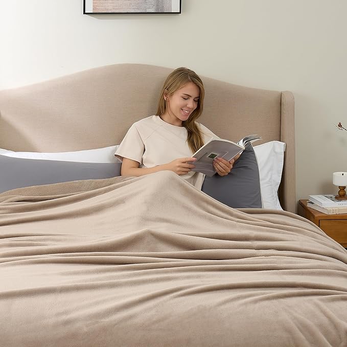 Hansleep Fleece Light Camel Throw XL Blanket, Super Soft Flannel Fuzzy Plush Cozy Blanket for All Seasons, Light Camel, Throw XL 50x70 Inches