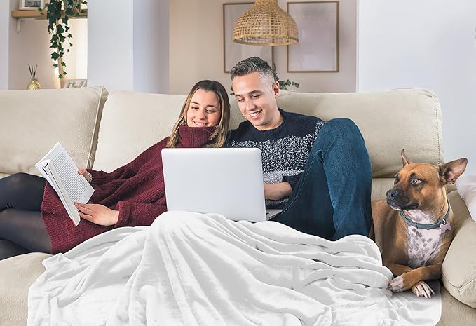 Utopia Bedding Fleece Blanket King Size White (90x102 Inches) Ultra Soft Warm Lightweight Microfiber Breathable Anti-Static Cozy Winter Bed Blanket, All-Season Home Decor Gift for Men & Women