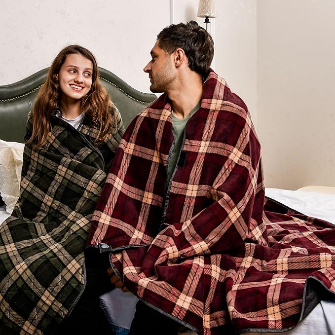 DUKUSEEK Waterproof Stadium Blanket with Hood, Wine Red Plain Waterproof Outdoor Blankets