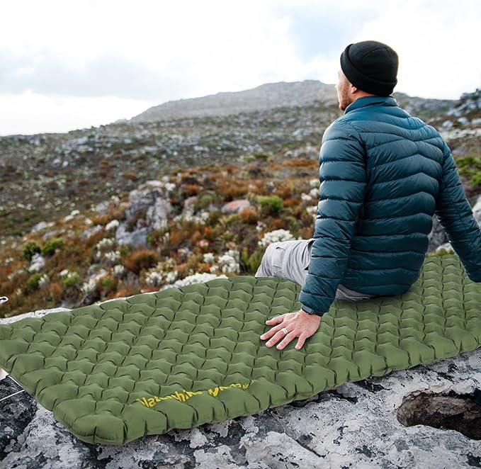 Naturehike 25oz Ultralight Sleeping Pad, Insulated Inflatable Sleeping Pad 4.6R, Lightweight Sleeping Mat for Camping, Hiking, Backpacking, with Air Pump Sack