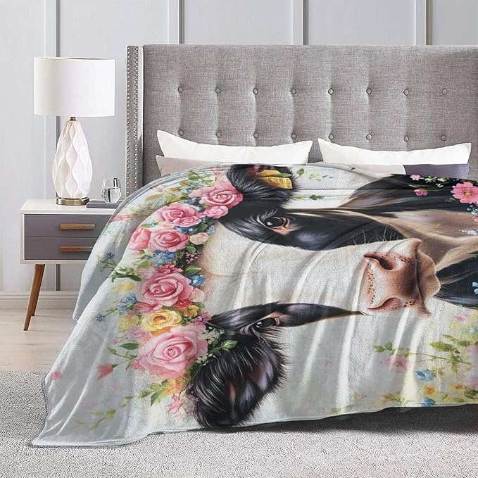 Cow Blanket Soft Warm Cute Cow Flannel Plush Throw Blanket Cozy Fluffy Cattle Animal Fleece Bedding Stuff Decor Blanket Gifts for Lover Girls Boys Kids Adults Women Bed Travel 50"x60"