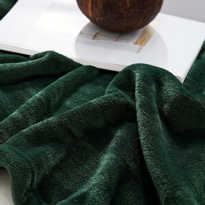 Hansleep Fleece Dark Green Throw XL Blanket, Super Soft Flannel Fuzzy Plush Cozy Blanket for All Seasons, Dark Green, Throw XL 50x70 Inches