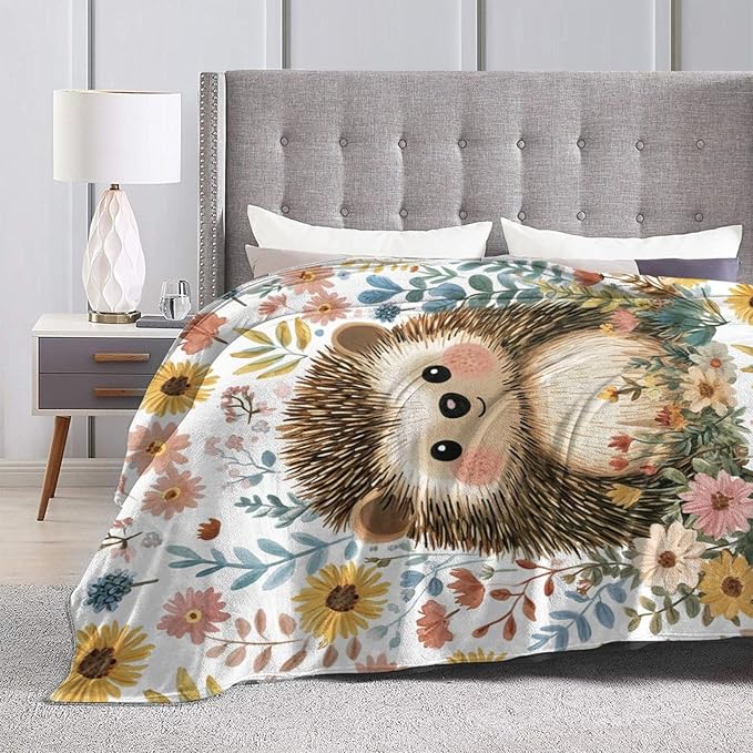 Cute Hedgehog Blanket Soft Cozy Hedgehog Flannel Fleece Throw Blanket Animal Decor Warm Lightweight Bedding Stuff Plush Blanket Gifts for Lover Girls Boys Adults Kids Women 60"x80"