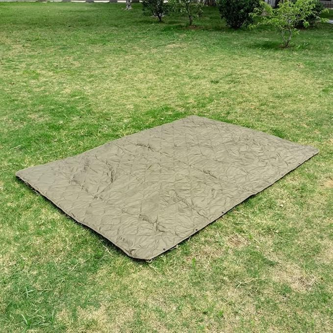 LOOGU Camo Blanket Waterproof Insulation Poncho Liner for Outdoor Camping, Hiking, Hunting, Survival, Backpacking, Picnicking