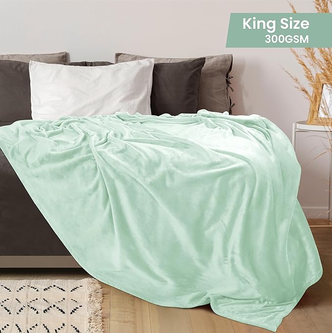 Utopia Bedding Fleece Blanket King Size Mint Green (90x102 Inches) Ultra Soft Warm Lightweight Microfiber Breathable Anti-Static Cozy Bed Blanket, All-Season Home Decor Gift for Men & Women