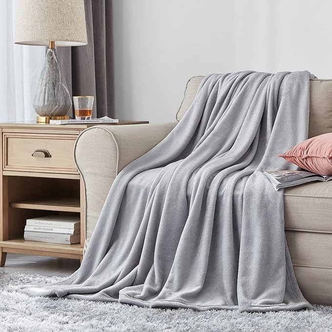 Hansleep Fleece Light Grey Throw XL Blanket, Super Soft Flannel Fuzzy Plush Cozy Blanket for All Seasons, Light Grey, Throw XL 50x70 Inches