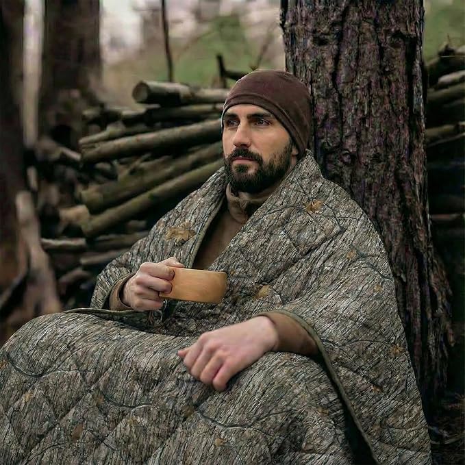 LOOGU Camo Blanket Waterproof Insulation Poncho Liner for Outdoor Camping, Hiking, Hunting, Survival, Backpacking, Picnicking