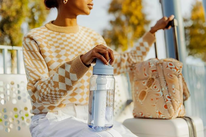 LifeStraw Go Series – BPA-Free Water Filter Bottle for Travel and Everyday Use, Removes Bacteria, Parasites and Microplastics, Improves Taste, 1L Icelandic Blue