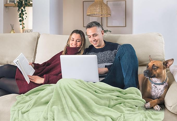Utopia Bedding Fleece Blanket Queen Size Sage Green 300GSM Luxury Fuzzy Soft Anti-Static Microfiber Bed Blanket (90x90 Inch)