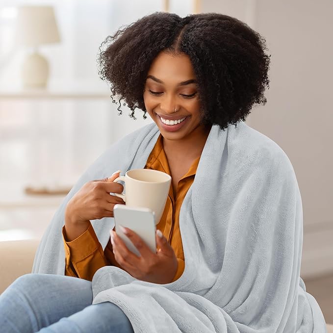 Utopia Bedding Fleece Blanket Queen Size Light Grey (90x90 Inches) Ultra Soft Warm Lightweight Microfiber Breathable Anti-Static Cozy Winter Bed Blanket, All-Season Home Decor Gift for Men & Women