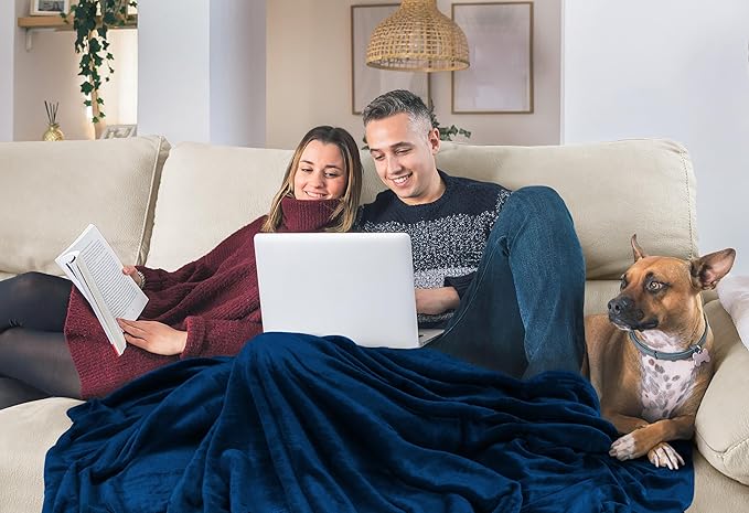 Utopia Bedding Fleece Blanket Queen Size Navy (90x90 Inches) Ultra Soft Warm Lightweight Microfiber Breathable Anti-Static Cozy Winter Bed Blanket, All-Season Home Decor Gift for Men & Women