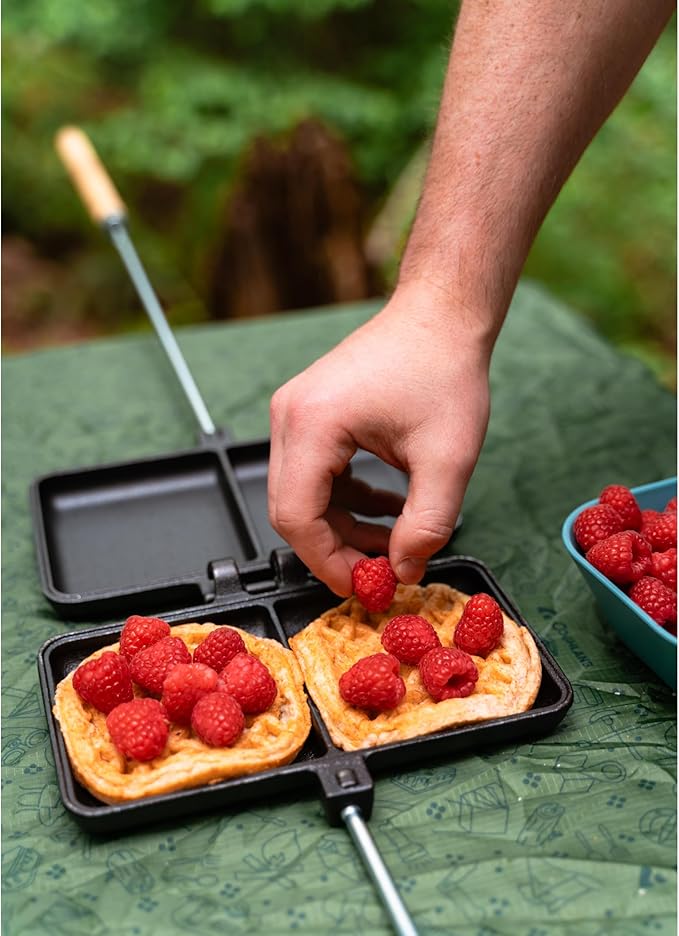 Coghlan's Cast Iron Cooker - Pre-Seasoned Pie Iron Sandwich Maker with Heat-Resistant, Removable Handles, Easy-to-Clean for Toasted Pies, Grilled Sandwiches, and Meats, For Campfire Cooking