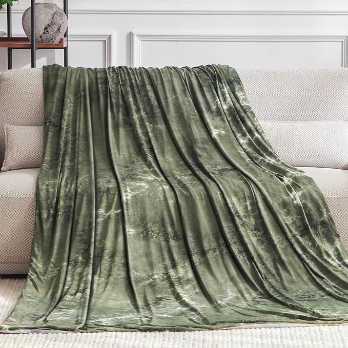 Guohaoi Cooling Blanket for HotSleepers - Arc-Chill Q-Max >0.5 Cool Fiber, 100% Oeko-Tex Certified, Summer Lightweight Throw Blanket, Absorbs Heat to Keep Body Cool for Night Sweats(90x90 Green)