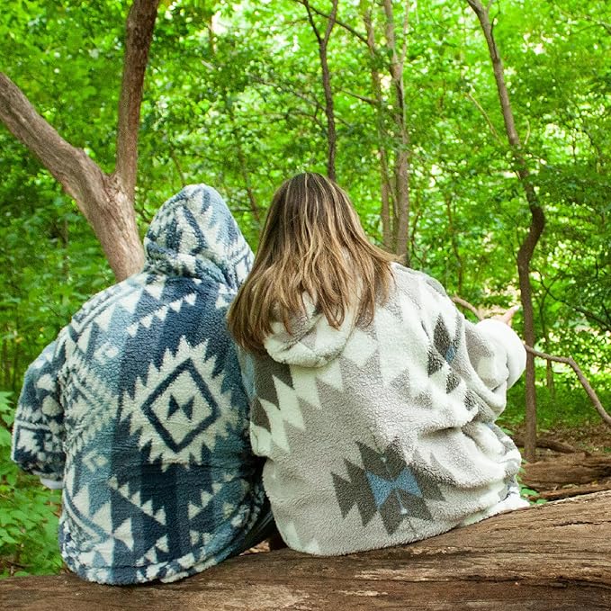 Cathay Home Oversized Wearable Sherpa and Micro-Mink Blanket Hoodie, Green - One Size Fits Most
